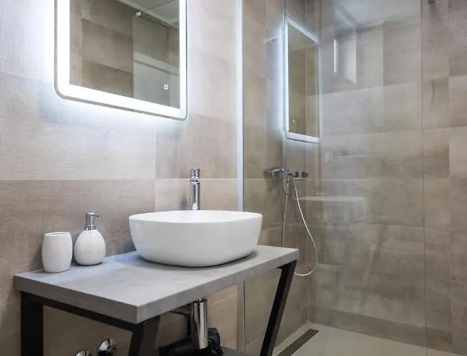 Royal - Lovrijenac דירה *