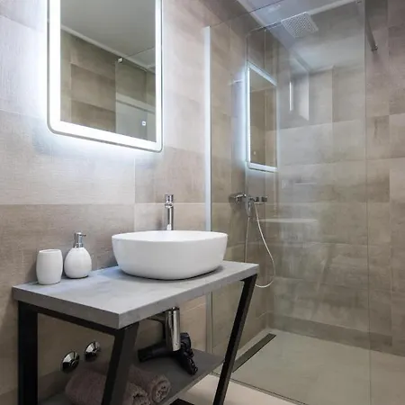 Royal - Lovrijenac Apartman *